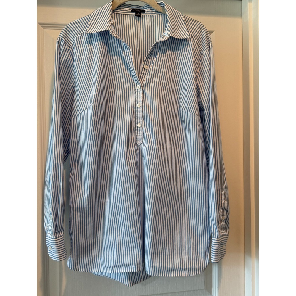 Ann Taylor Tailored 1/4 Button Up Career Light Blue White Stripe Cotton M